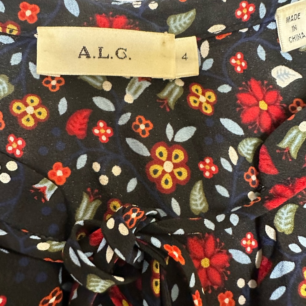 A.L.C Silk Printed V Neck Floral Ruffle Blouse 🌼 - Picture 10 of 11